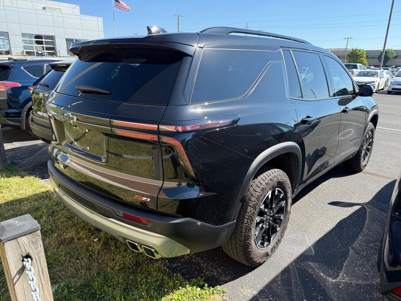 Chevrolet Traverse Vehicle Image 04