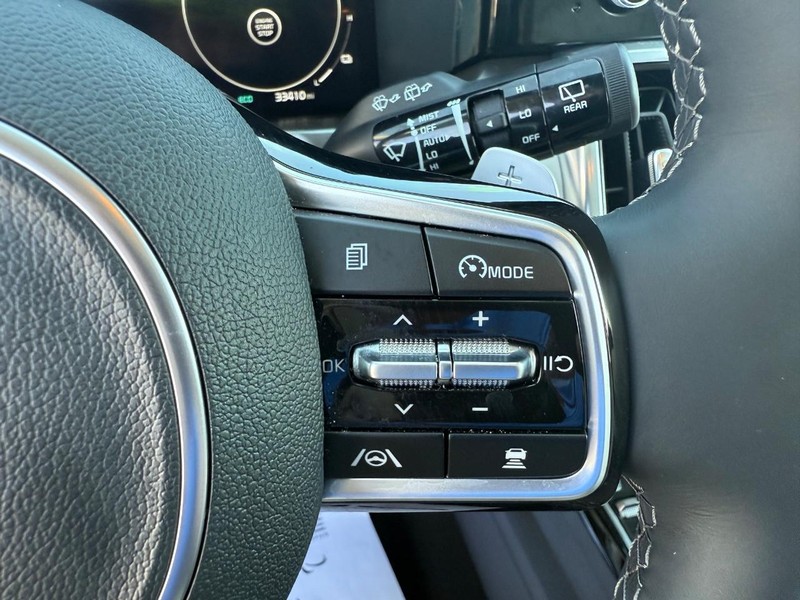 Kia Sorento Hybrid Vehicle Image 16