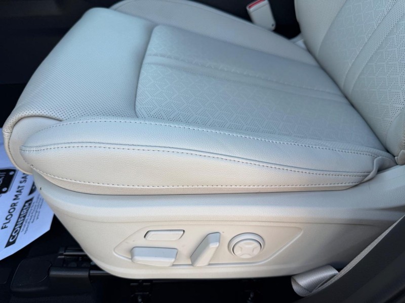 Kia Sorento Hybrid Vehicle Image 27