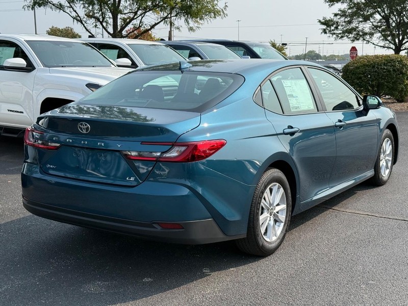 Toyota Camry Vehicle Image 03