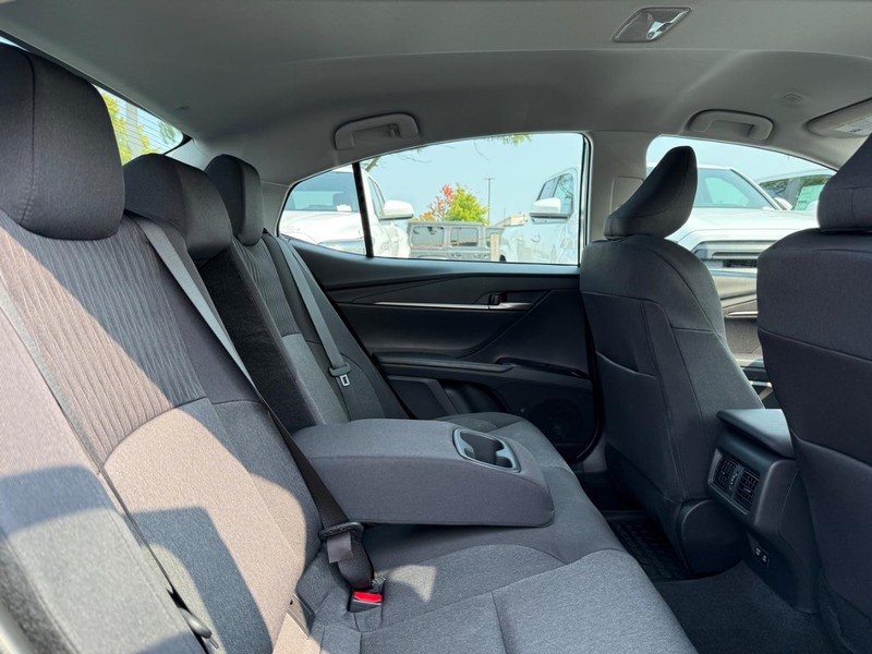 Toyota Camry Vehicle Image 04