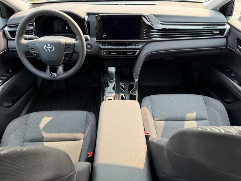 Toyota Camry Vehicle Image 05