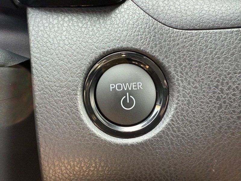 Toyota Camry Vehicle Image 09