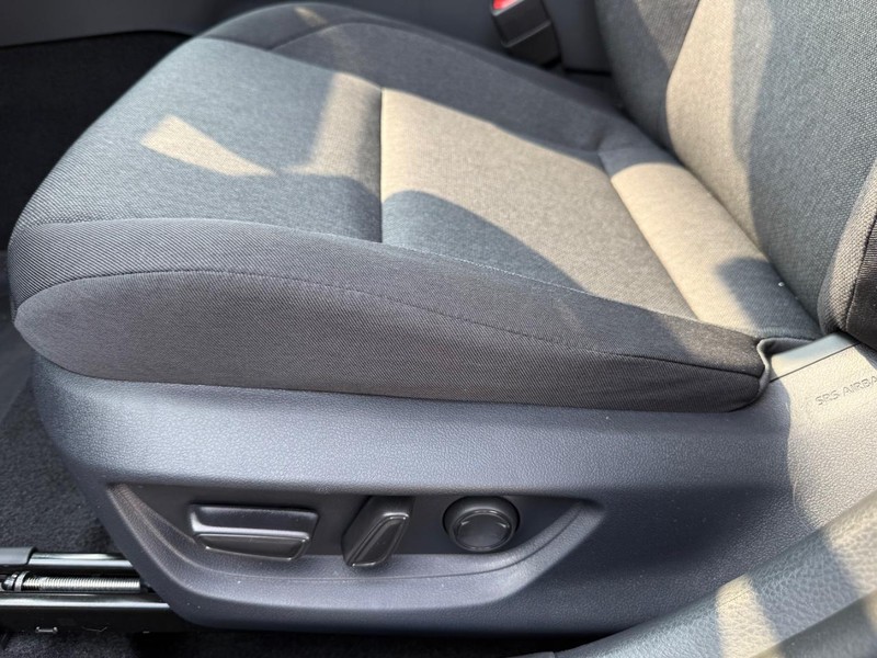Toyota Camry Vehicle Image 19