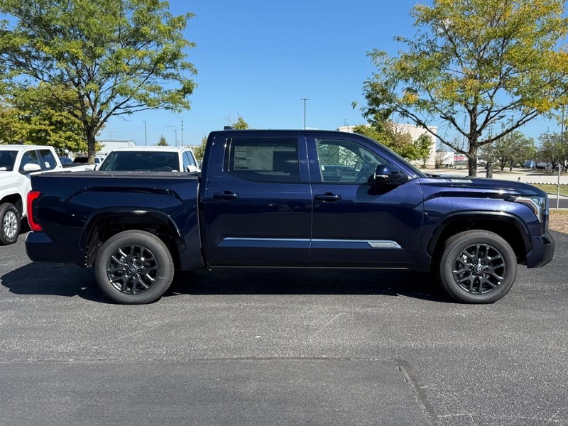 Toyota Tundra 4WD Vehicle Image 02