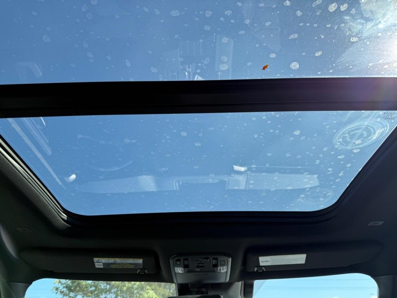 Toyota Tundra 4WD Vehicle Image 05