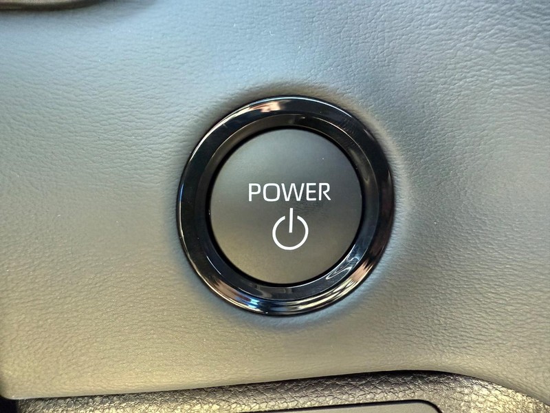 Toyota Tundra 4WD Vehicle Image 10