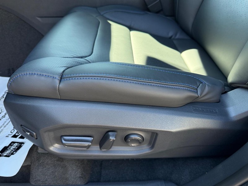 Toyota Tundra 4WD Vehicle Image 21