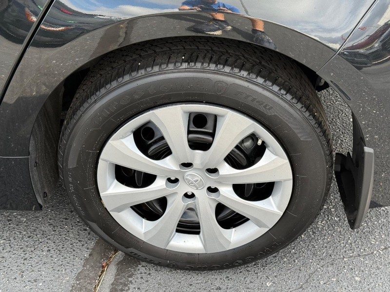 Toyota Corolla Vehicle Image 06