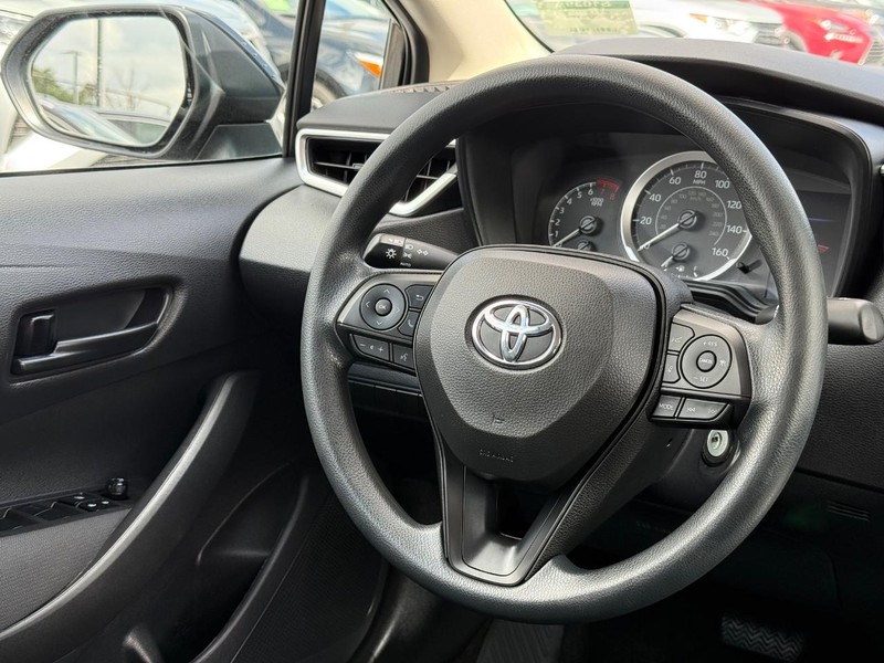 Toyota Corolla Vehicle Image 12