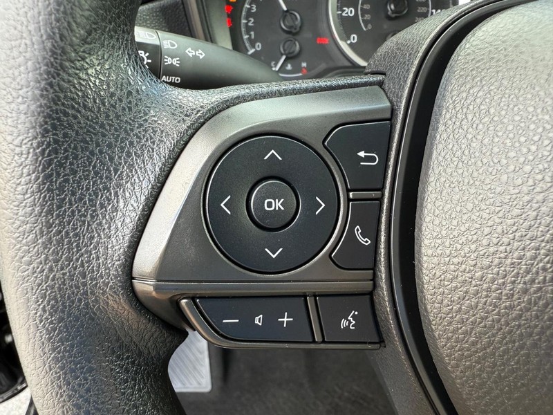 Toyota Corolla Vehicle Image 13