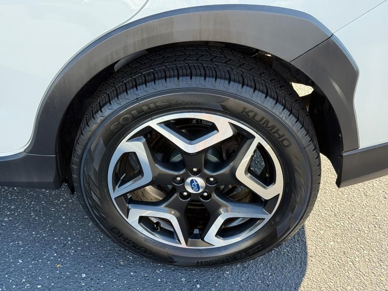 Subaru Crosstrek Vehicle Image 06