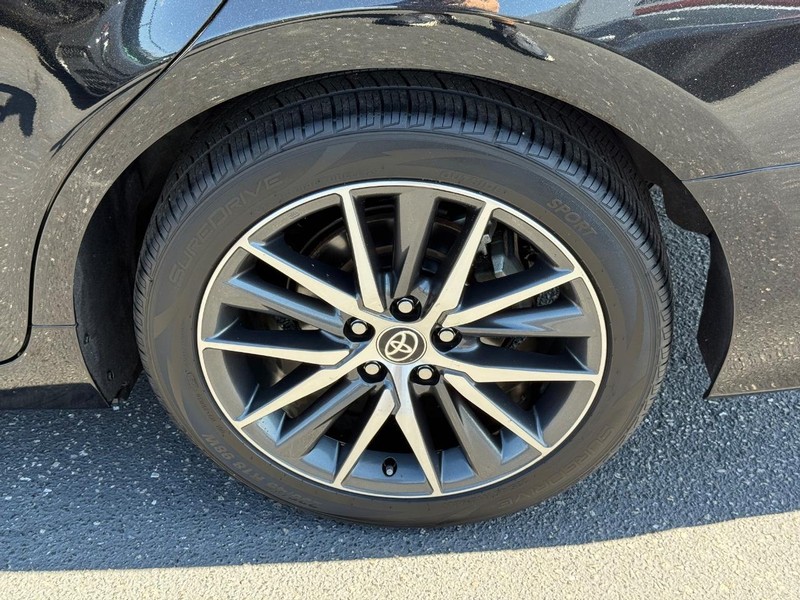 Toyota Camry Vehicle Image 06