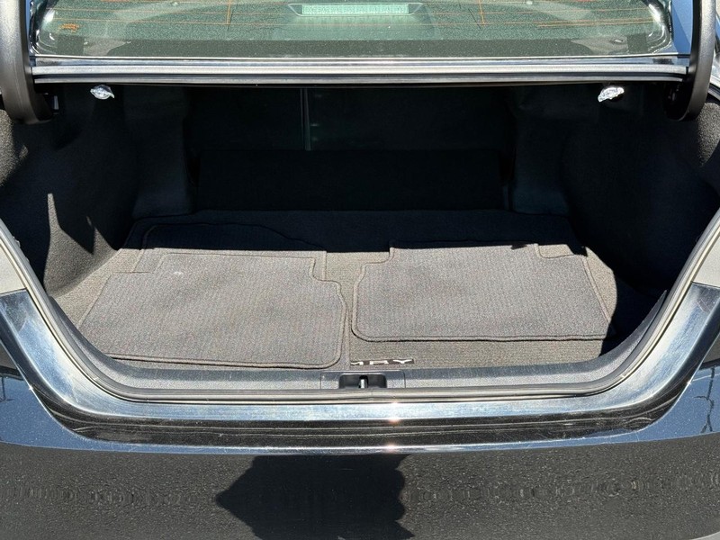Toyota Camry Vehicle Image 07