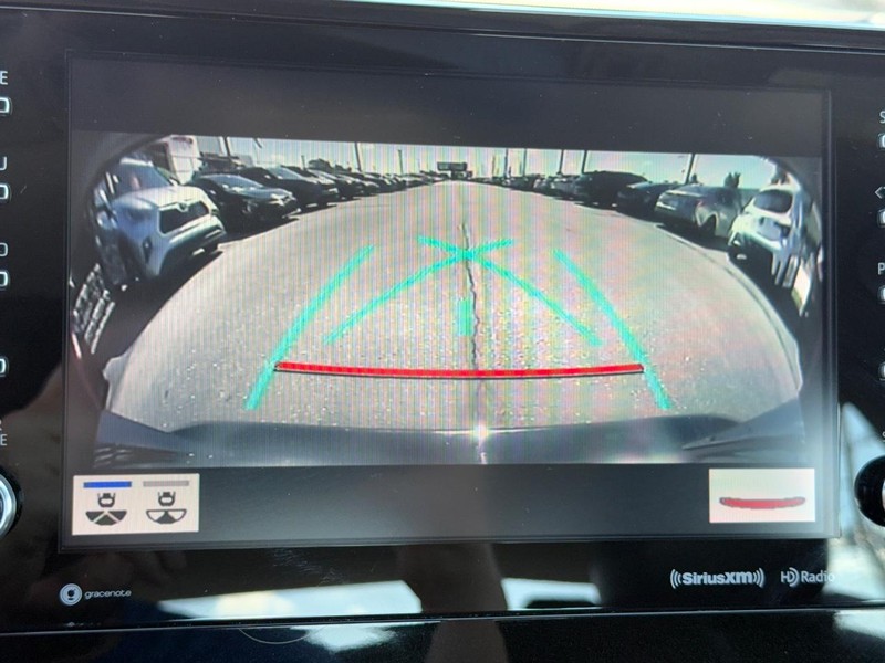 Toyota Camry Vehicle Image 18