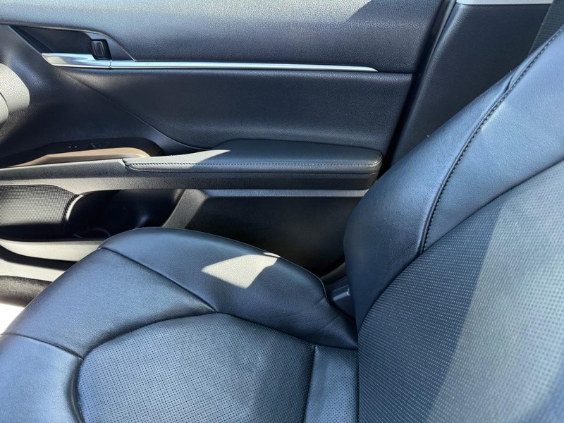 Toyota Camry Vehicle Image 21