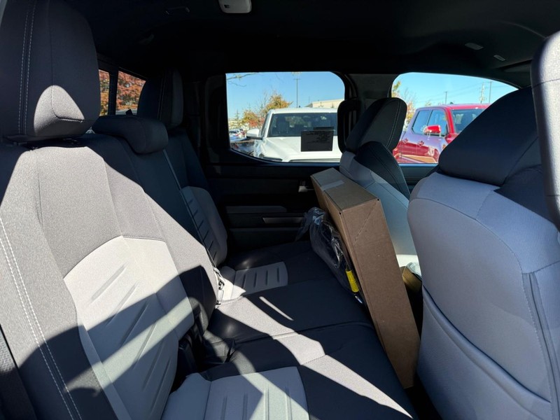 Toyota Tacoma 4WD Vehicle Image 04