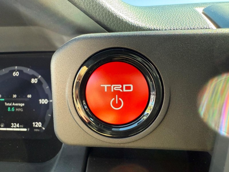 Toyota Tacoma 4WD Vehicle Image 09