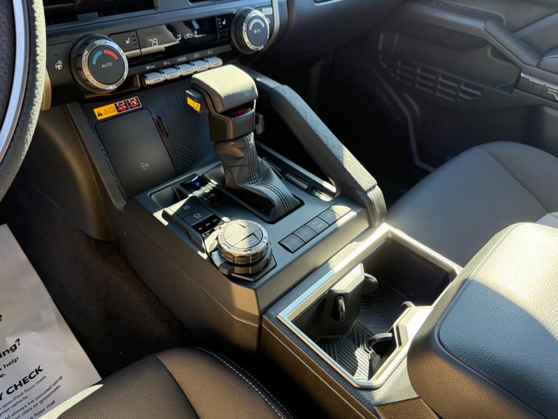 Toyota Tacoma 4WD Vehicle Image 14