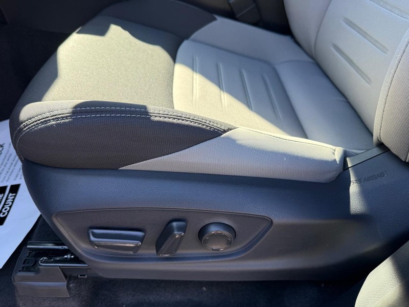 Toyota Tacoma 4WD Vehicle Image 19