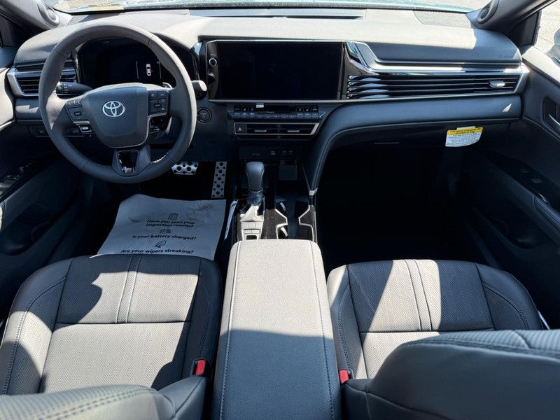 Toyota Camry Vehicle Image 06