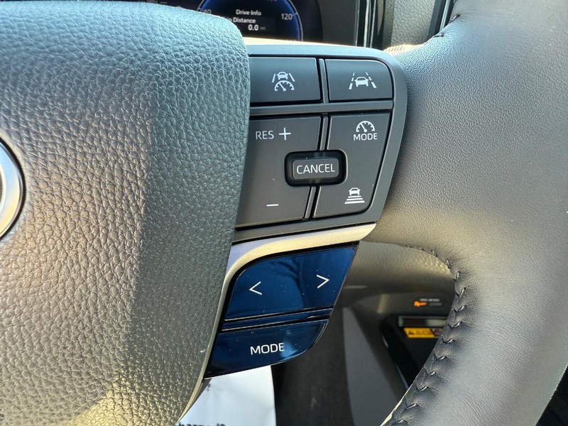 Toyota Camry Vehicle Image 09