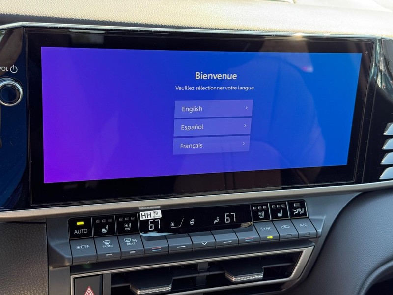 Toyota Camry Vehicle Image 12