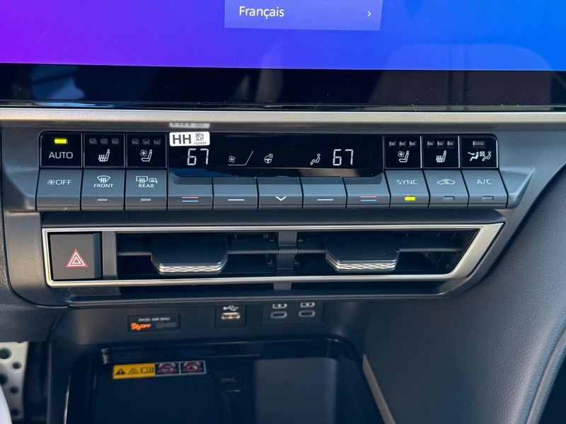 Toyota Camry Vehicle Image 14