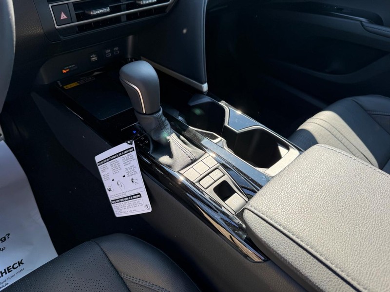 Toyota Camry Vehicle Image 15