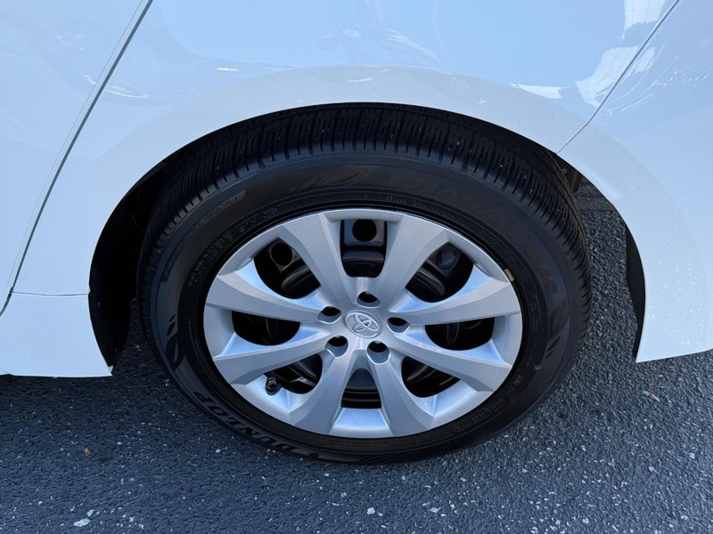 Toyota Corolla Vehicle Image 06