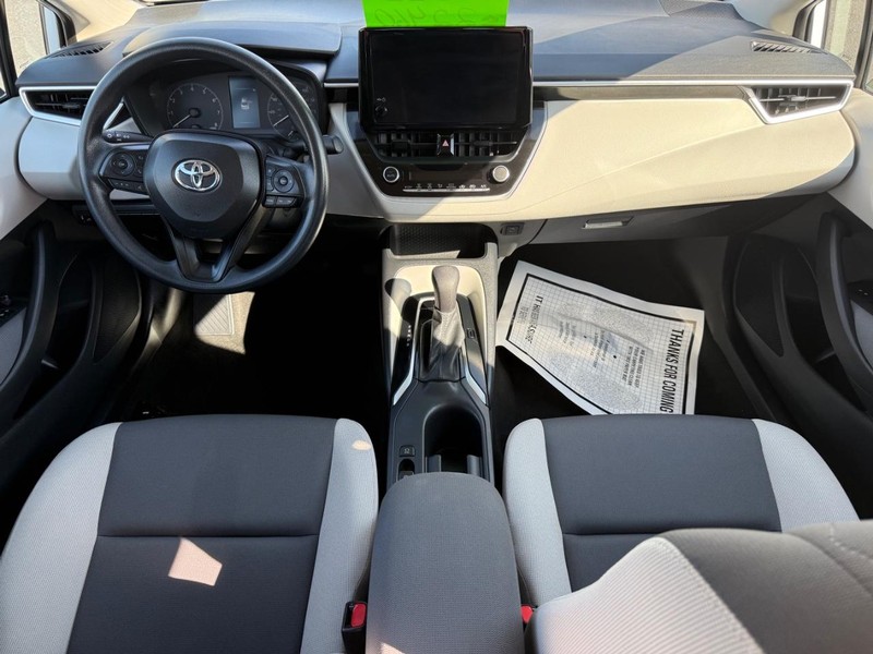 Toyota Corolla Vehicle Image 11