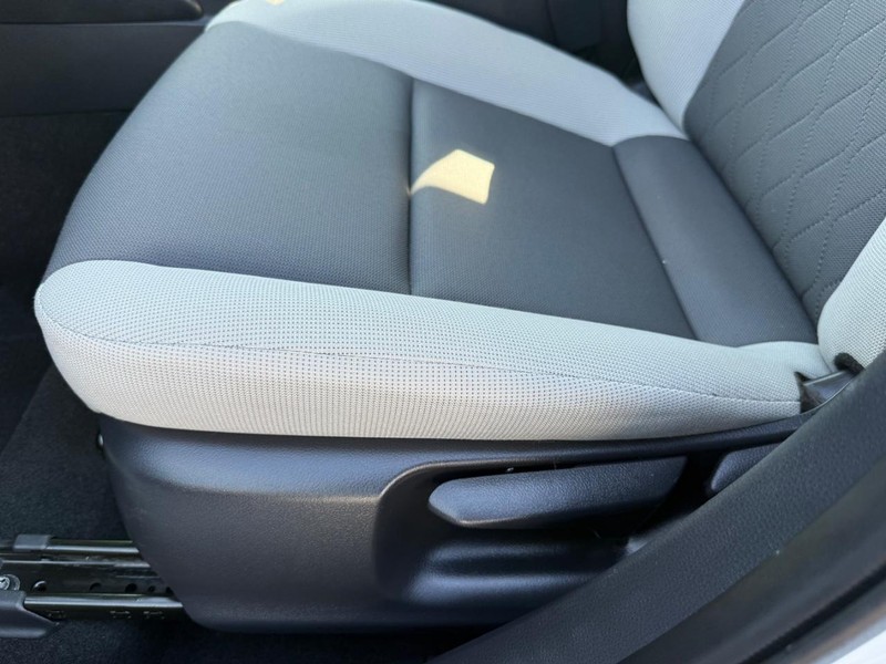 Toyota Corolla Vehicle Image 23