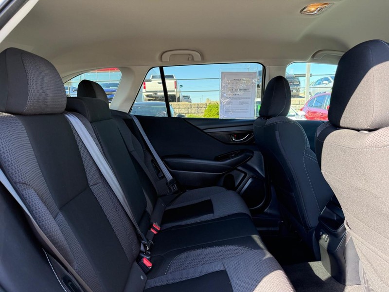 Subaru Outback Vehicle Image 11