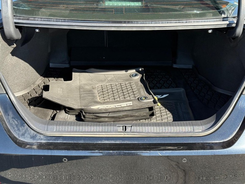 Toyota Avalon Vehicle Image 07