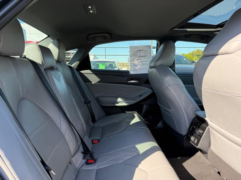 Toyota Avalon Vehicle Image 10