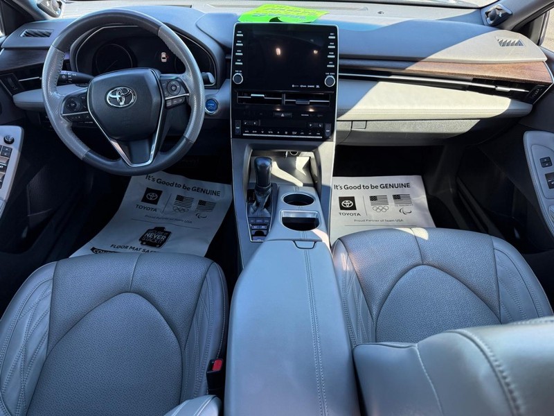 Toyota Avalon Vehicle Image 12