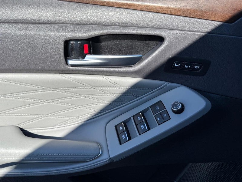 Toyota Avalon Vehicle Image 26