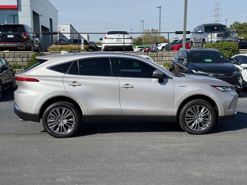 Toyota Venza Vehicle Image 02