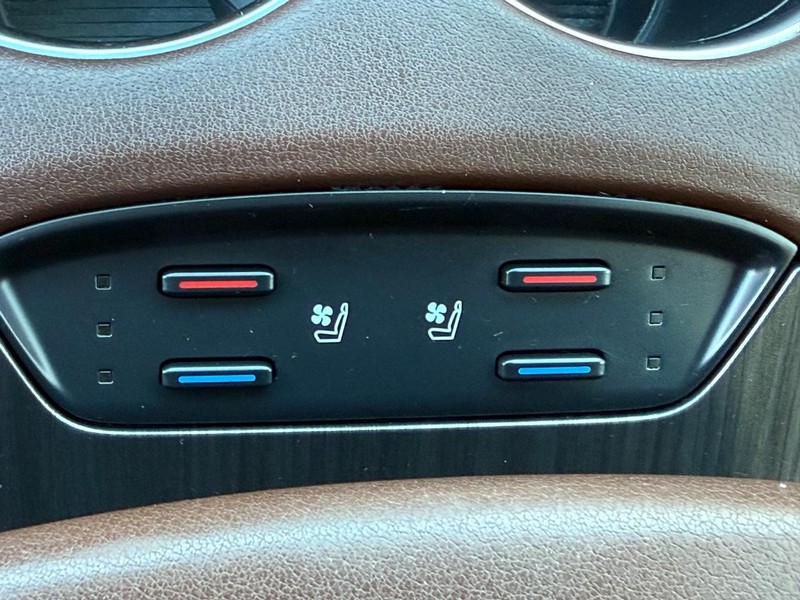 Toyota Venza Vehicle Image 18