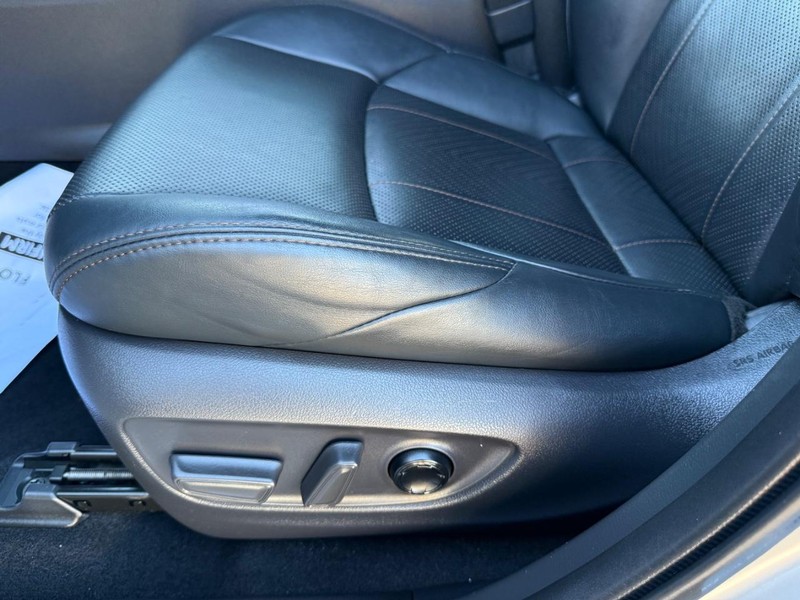 Toyota Venza Vehicle Image 28