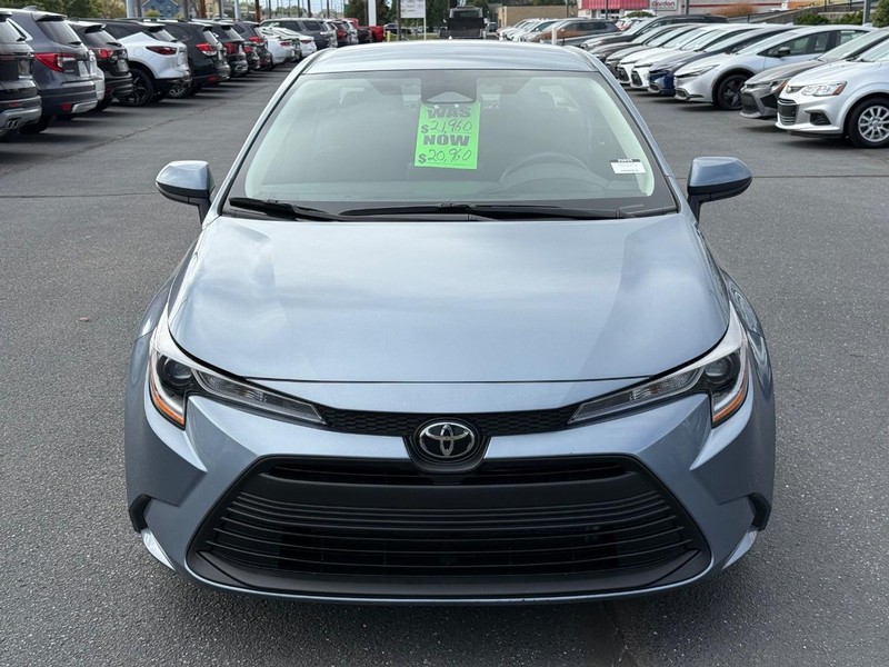 Toyota Corolla Vehicle Image 09