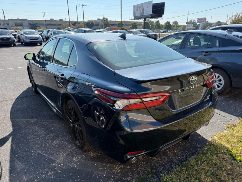 Toyota Camry Vehicle Image 03
