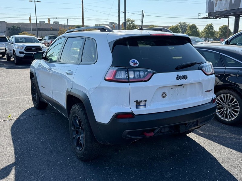 Jeep Cherokee Vehicle Image 03