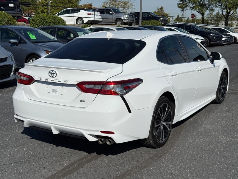 Toyota Camry Vehicle Image 03