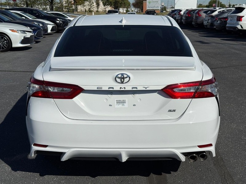 Toyota Camry Vehicle Image 04