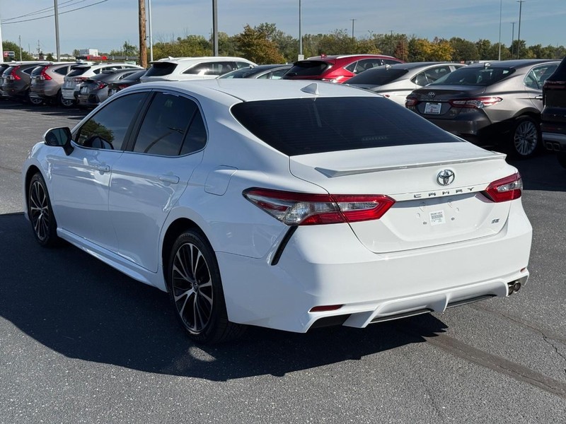 Toyota Camry Vehicle Image 05