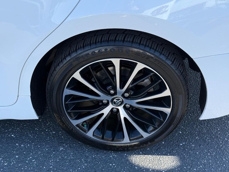 Toyota Camry Vehicle Image 06