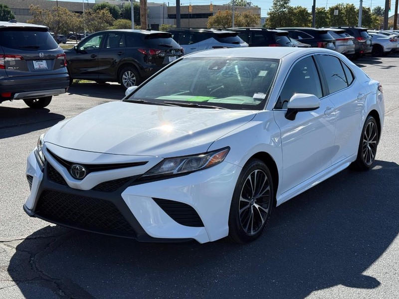 Toyota Camry Vehicle Image 08