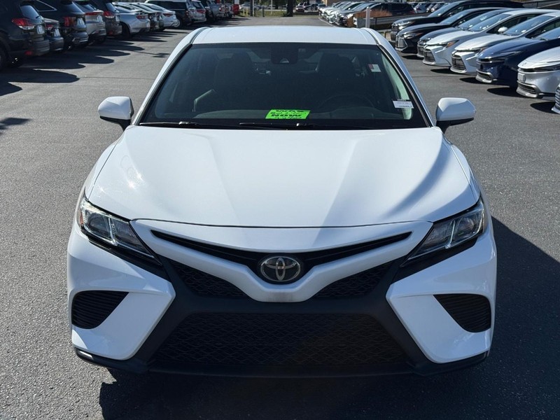 Toyota Camry Vehicle Image 09