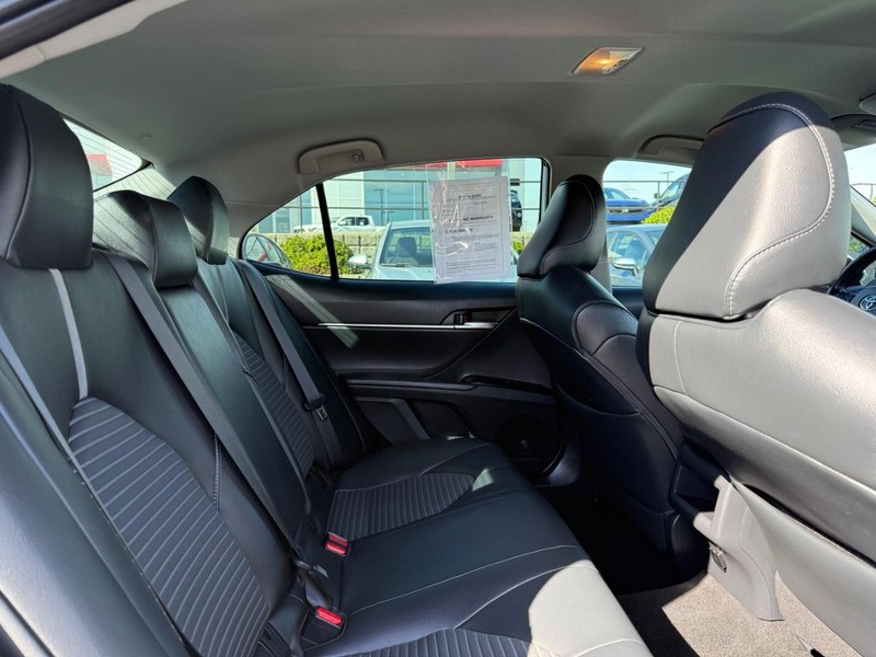 Toyota Camry Vehicle Image 10